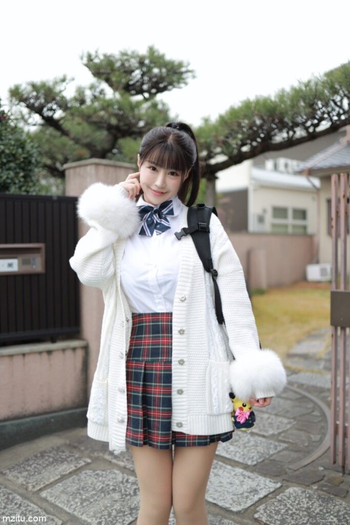 甜美小姐姐朱可儿：下课后来一场尾随的约会-如玉图库