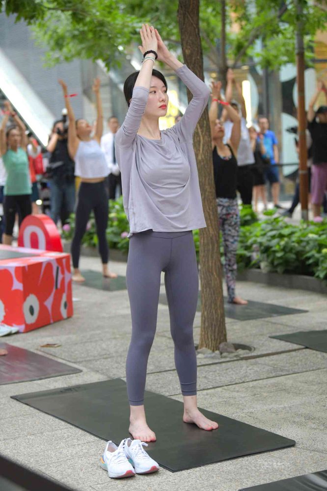 做瑜伽的小女人【75P】04023-如玉图库