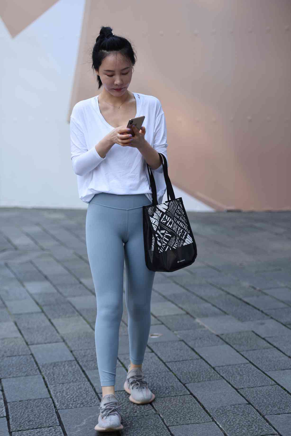 图片[2]-【免费】逛街的小女人【46P】04037-如玉图库