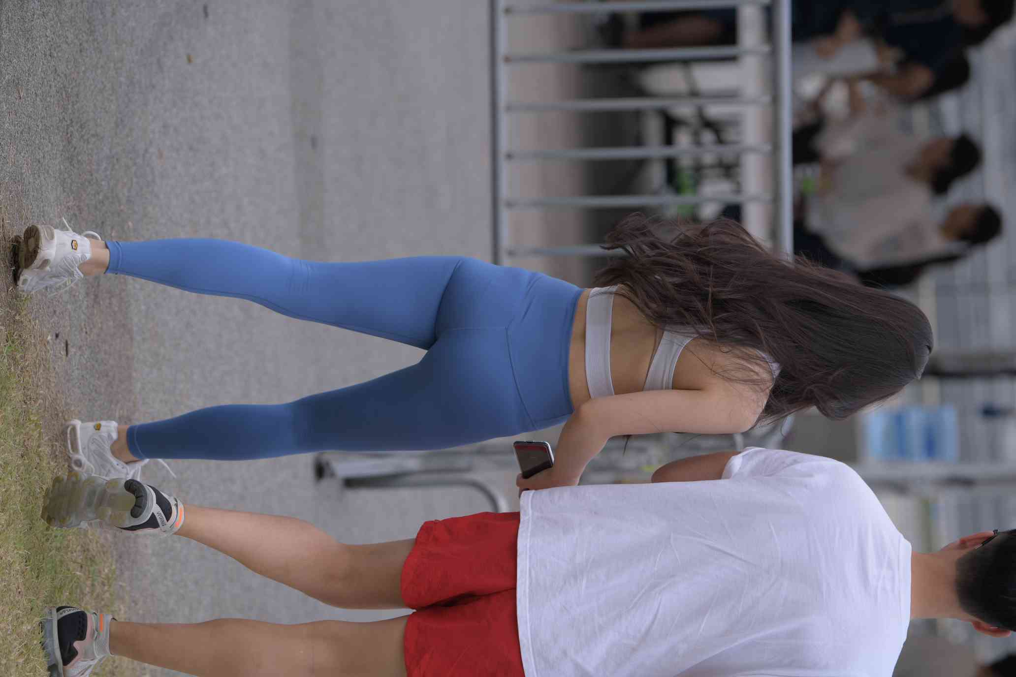 图片[3]-陪男朋友逛街的瑜伽裤女孩【74P】04034-如玉图库