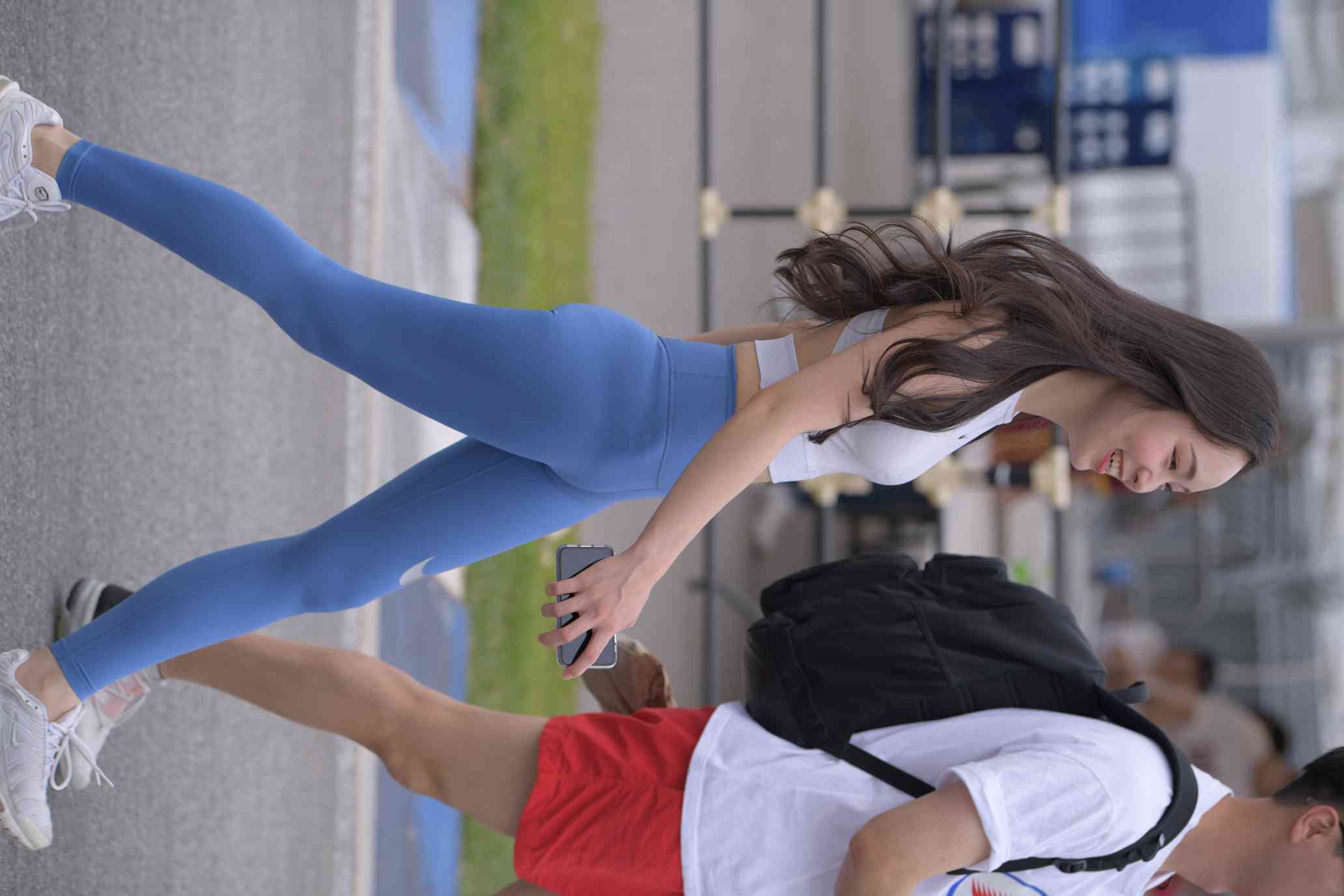 图片[4]-陪男朋友逛街的瑜伽裤女孩【74P】04034-如玉图库