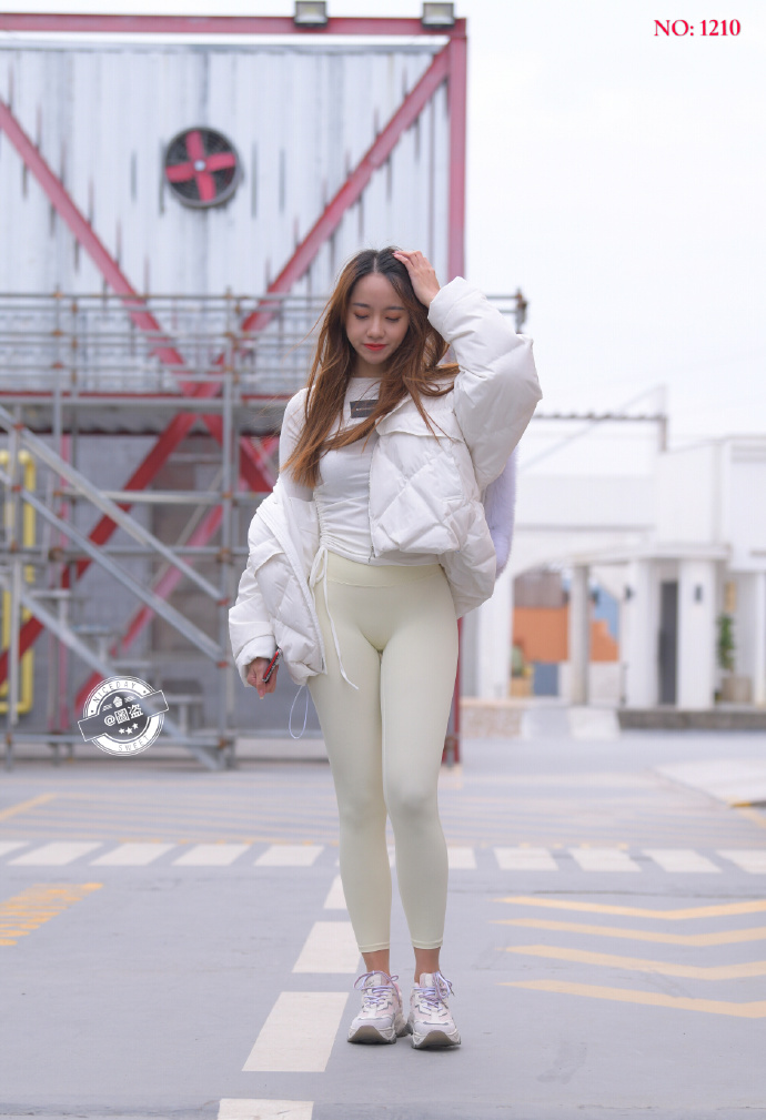 图片[2]-漂亮的白色瑜伽裤女孩 J1441 696P1V-21.4GB-如玉图库