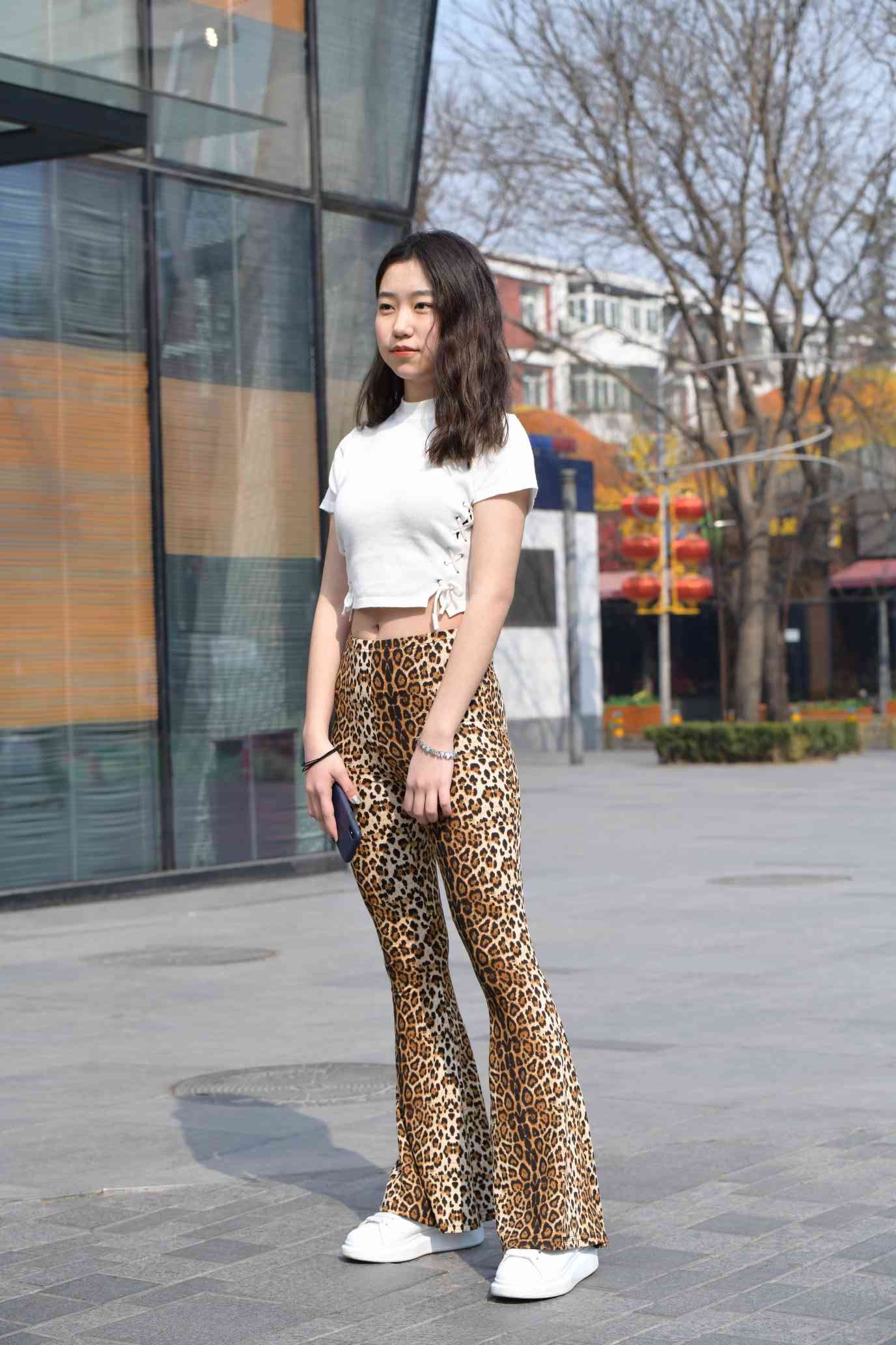 图片[1]-豹纹紧身裤小姑娘【339P】04026-如玉图库