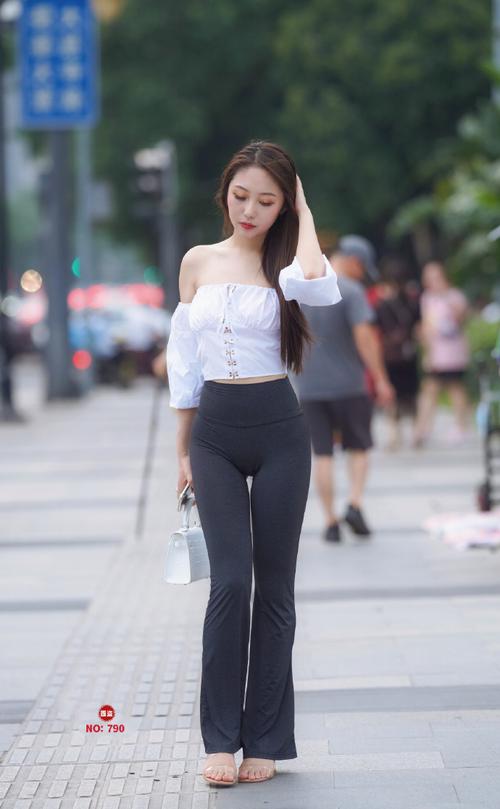 身材非常哇塞的瑜伽裤女孩  J1333 521P6V-21.6GB-如玉图库