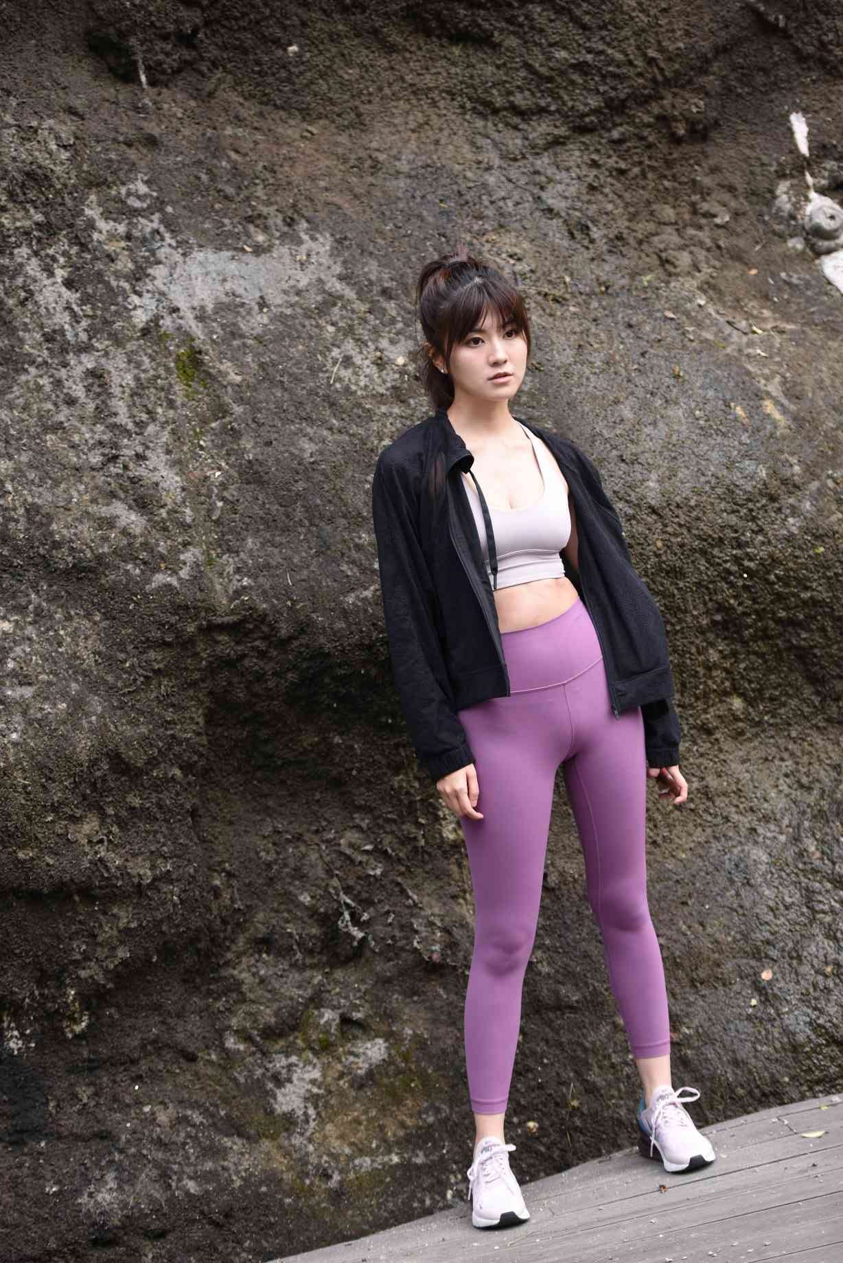 图片[3]-香芋色瑜伽裤高马尾女孩【111P】04039-如玉图库