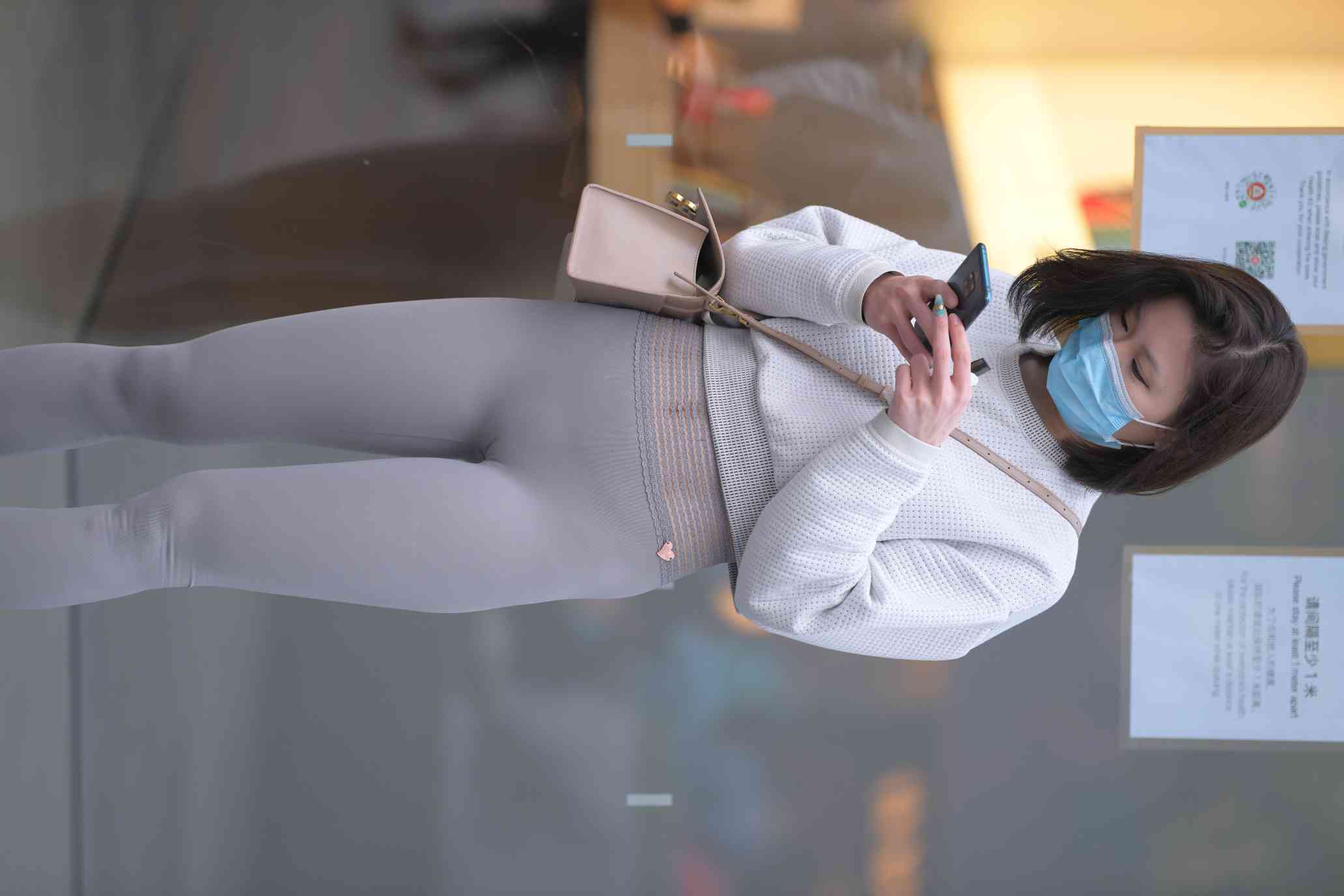 图片[2]-身材很好的短发瑜伽裤姑娘【157P】04015-如玉图库