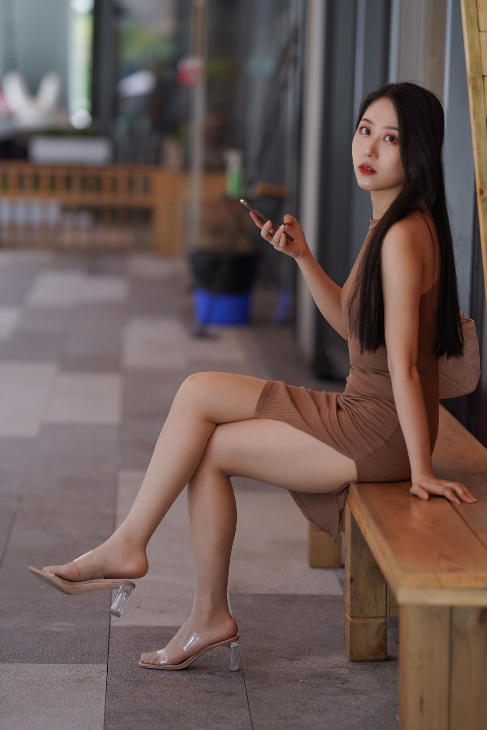 图片[5]-超有女人味的姑娘短裙逛街【400P】00049-如玉图库