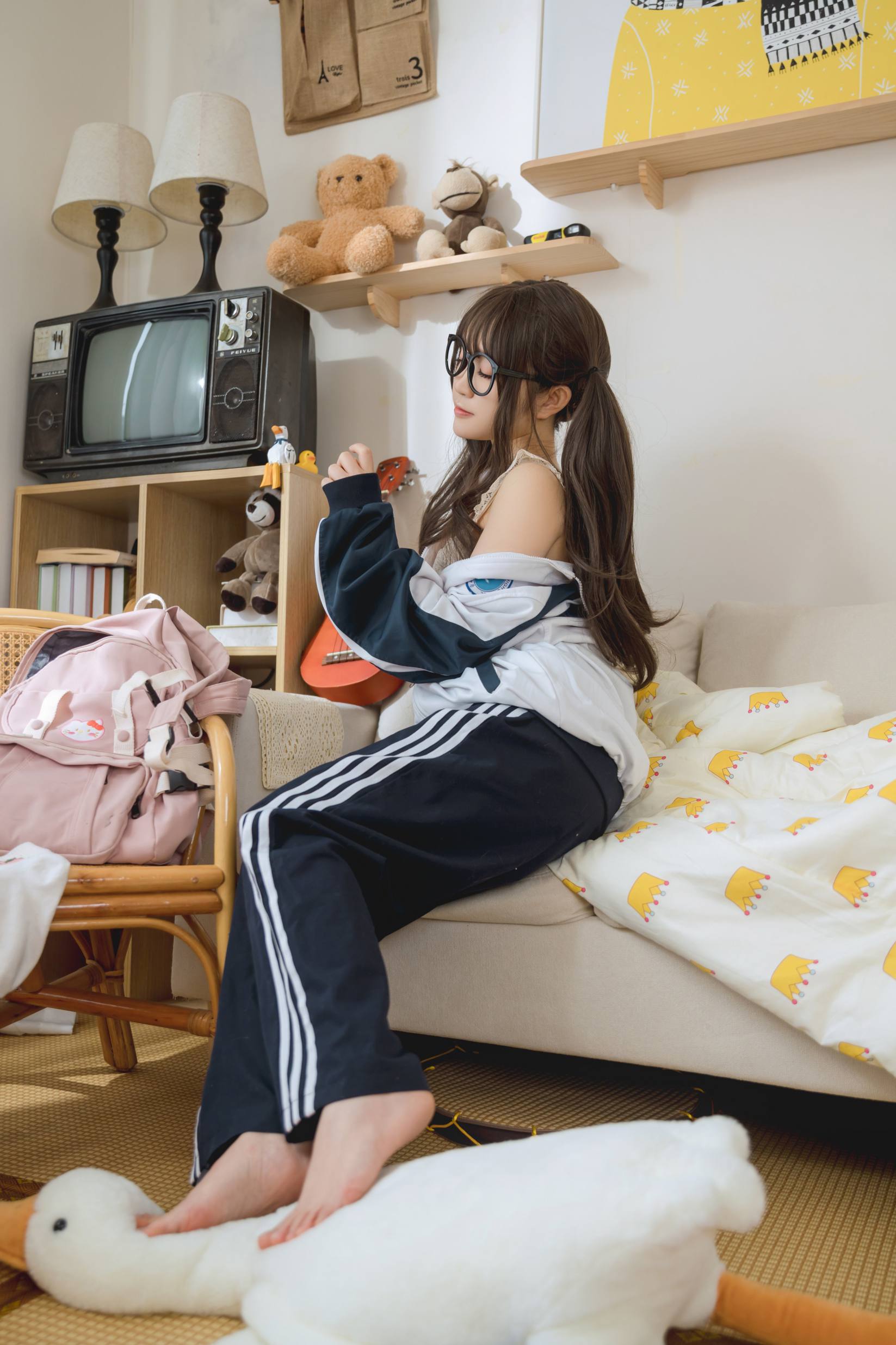 图片[1]-穿校服的双马尾女孩【64P】20010-如玉图库