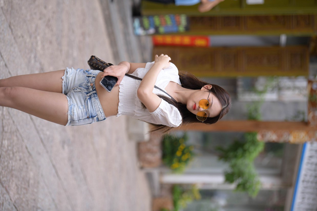 图片[2]-戴太阳镜的牛仔短裤紧身牛仔MM【167P】00021-如玉图库