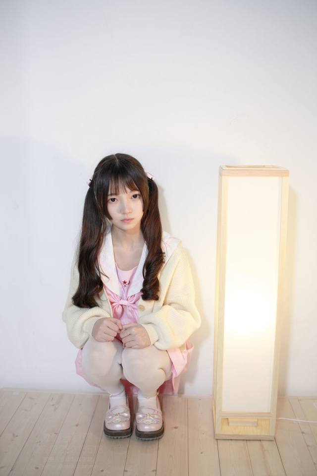 图片[2]-好像有什么心事的白丝双马尾女孩【59P】20022-如玉图库