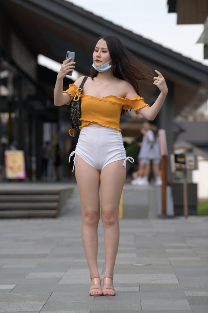 高腰白色短裤的漂亮女孩【767P】00065-如玉图库