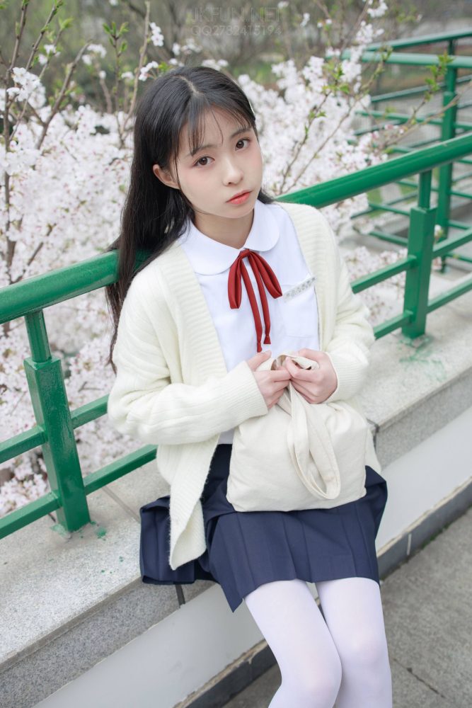 甜美可人的白丝姑娘【127P】20011-如玉图库