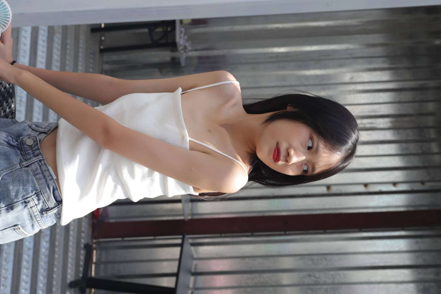 图片[7]-坐在草地上的长发女孩【172P】20012-如玉图库