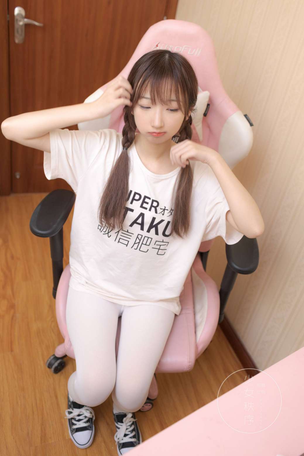 图片[2]-喜欢玩电竞的双马尾粉红女孩【65P】20026-如玉图库