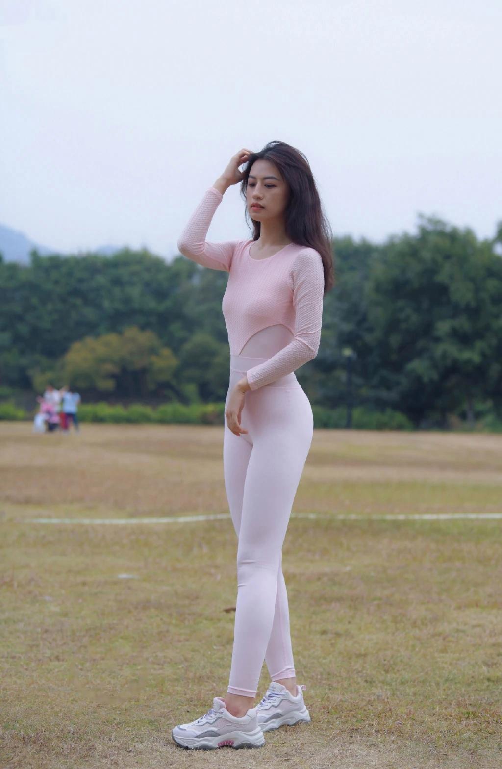 图片[1]-柔情似水的瑜伽裤姑娘 J1429 291P1V-14.6GB-如玉图库