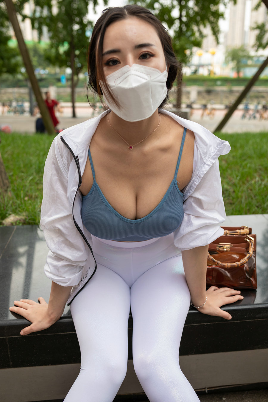 图片[1]-白色瑜伽裤女孩很漂亮 J1518 856P4V-30.0GB-如玉图库