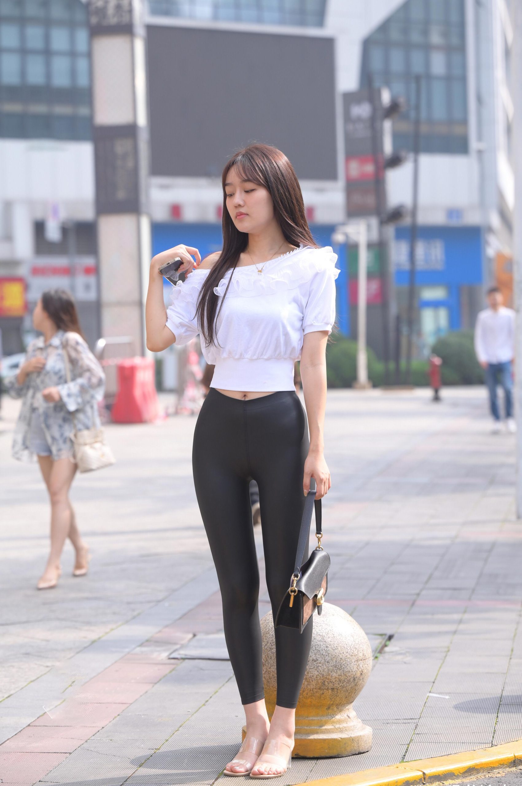 图片[4]-笑容非常甜美且治愈的皮裤女孩 J1945 751P1V-22.1GB-如玉图库