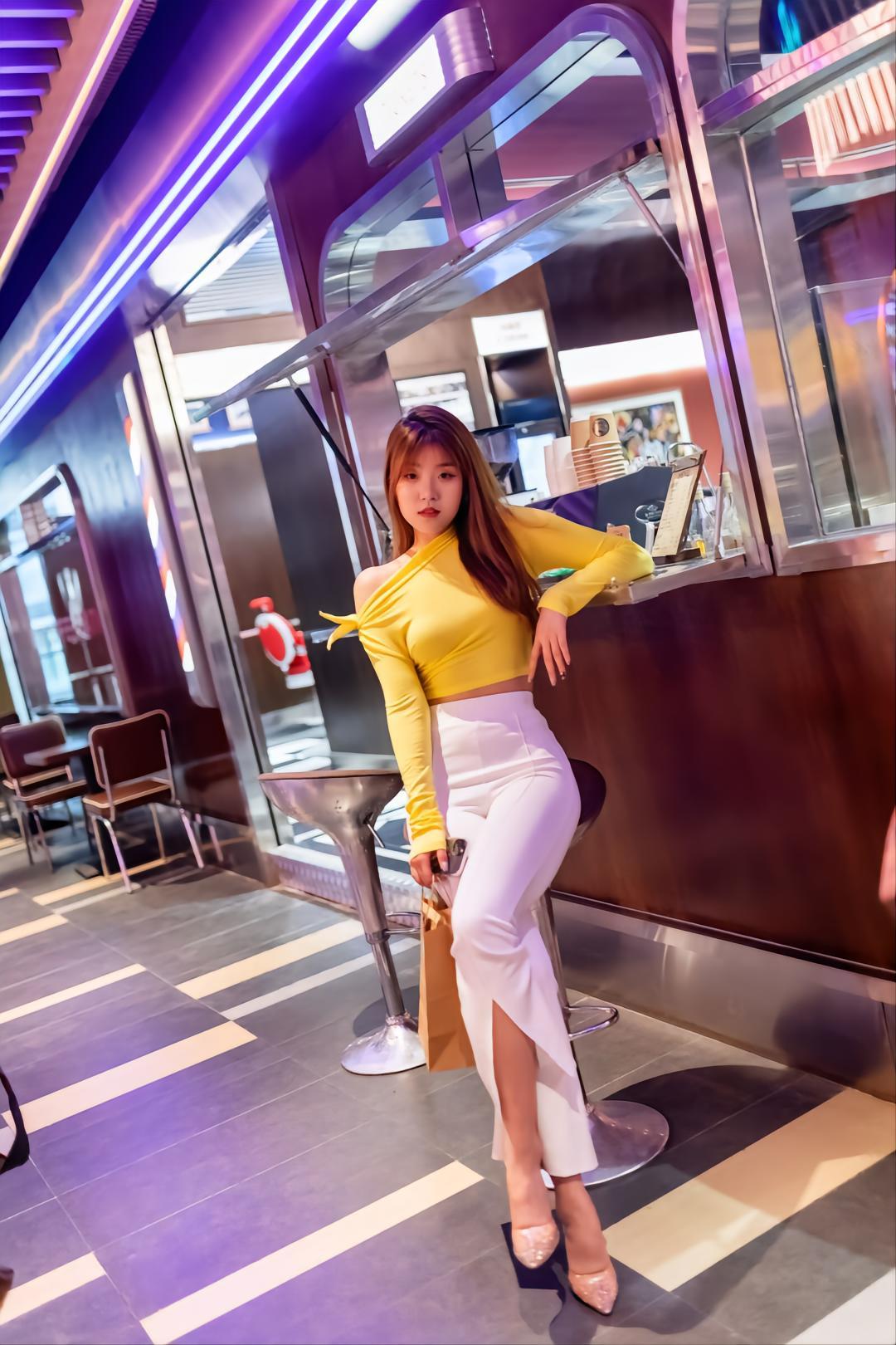 图片[2]-白色紧身牛仔喇叭裤女孩 J1568 428P2V-19.6GB-如玉图库