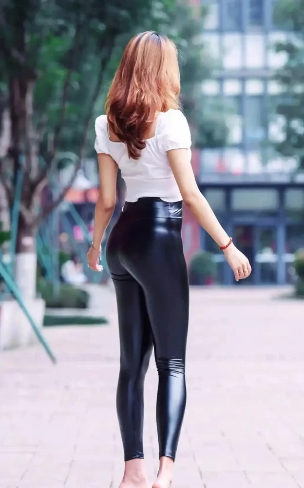 图片[4]-紧身皮裤时尚女人 J1940 605P1V-23.8GB-如玉图库