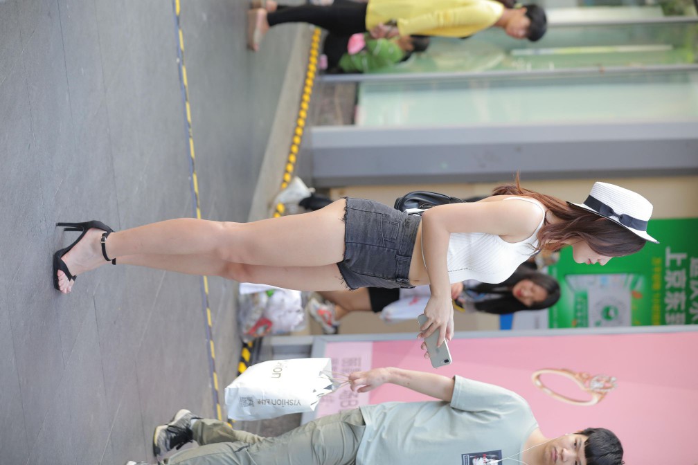 图片[3]-非常时尚阳光的牛仔热裤女孩【808P】00064-如玉图库