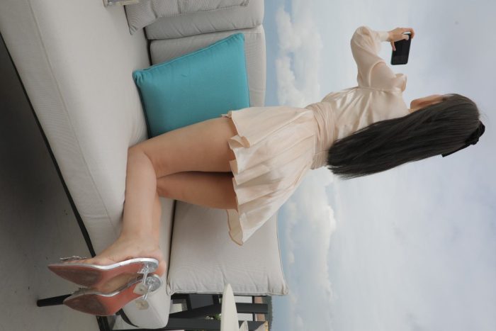 戴黑色蝴蝶结的长发女孩【369P】00027-如玉图库