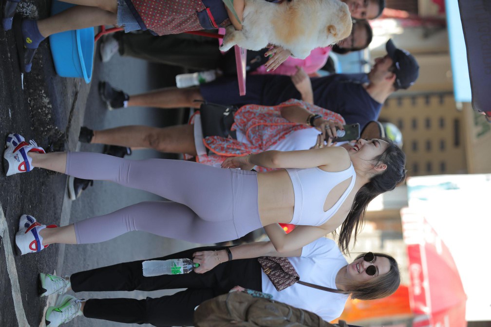 图片[4]-逛商场买东西的瑜伽裤老师【666P】00012-如玉图库