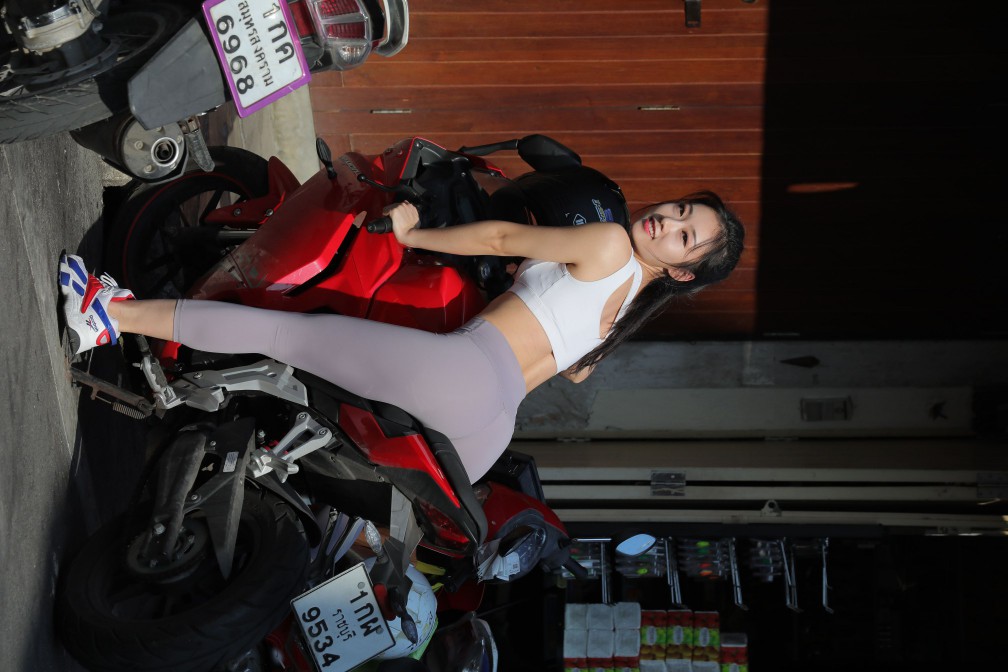 图片[5]-逛街的马尾辫瑜伽老师【556P】00016-如玉图库