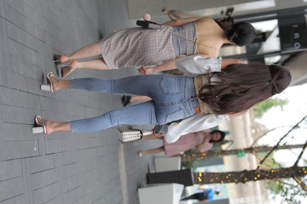 图片[5]-长相甜美的紧身牛仔裤姑娘【114P】00038-如玉图库