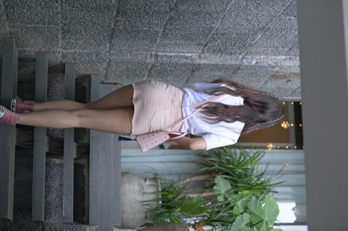 非常清纯甜美的短裙姑娘在逛街【458P】00052-如玉图库