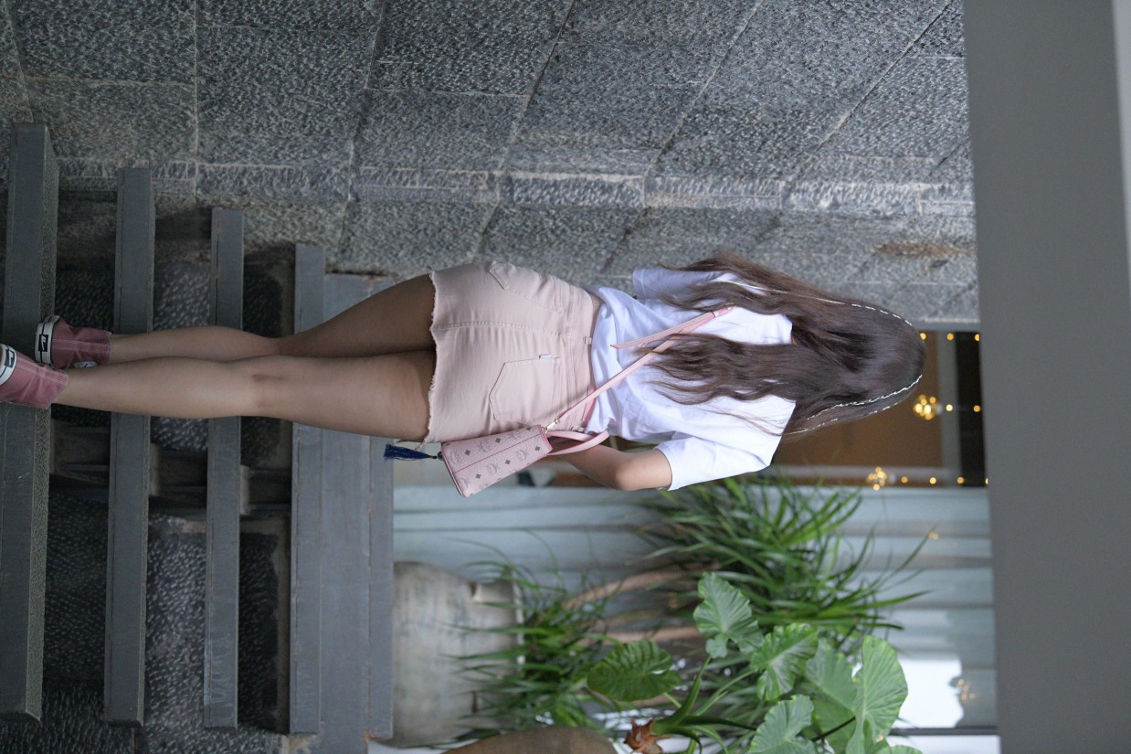 图片[2]-非常清纯甜美的短裙姑娘在逛街【458P】00052-如玉图库