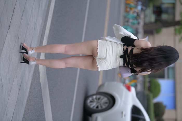 长发飘飘的白色热裤美丽女孩【49P】00029-如玉图库