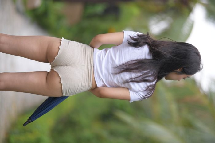 在郊外的长发热裤姑娘【388P】00022-如玉图库