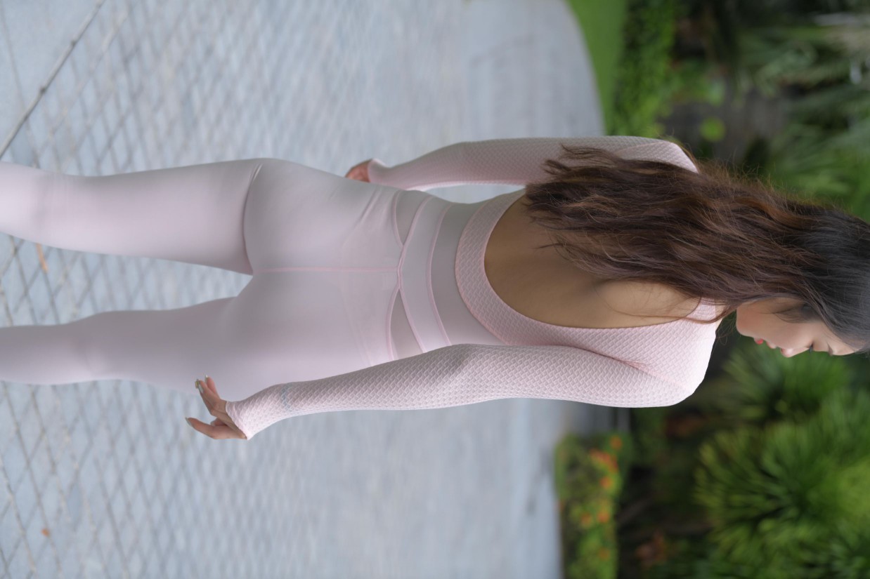 图片[4]-很漂亮眼睛也很大的白色瑜伽裤女孩【249P】00063-如玉图库