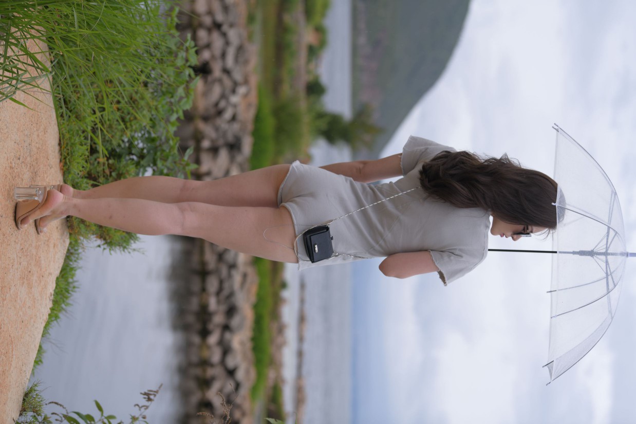 图片[6]-在海边开跑车的连衣短裤女孩【390P】00030-如玉图库