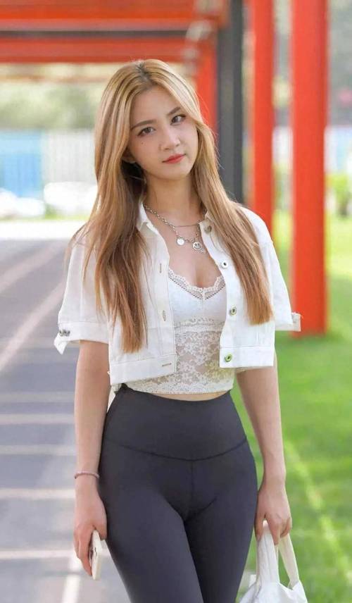 图片[3]-眼神里都是温柔的瑜伽裤女孩J2811 601P-13.3GB-如玉图库