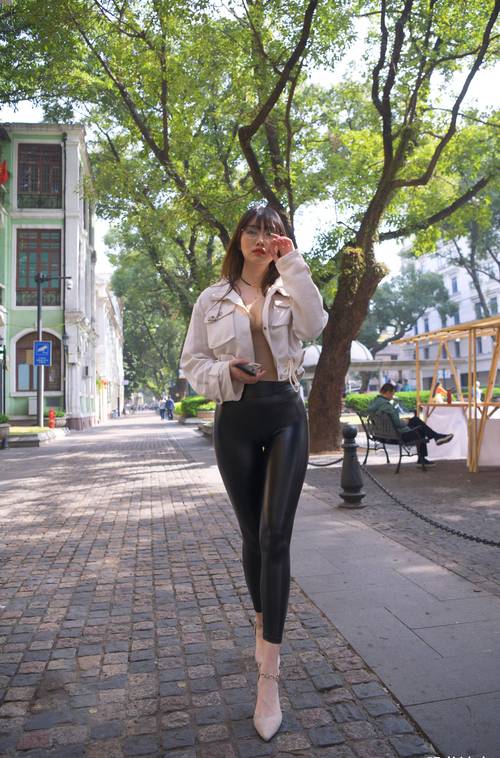 图片[2]-戴眼镜的皮裤女孩 J1473 1046P2V-35.5GB-如玉图库