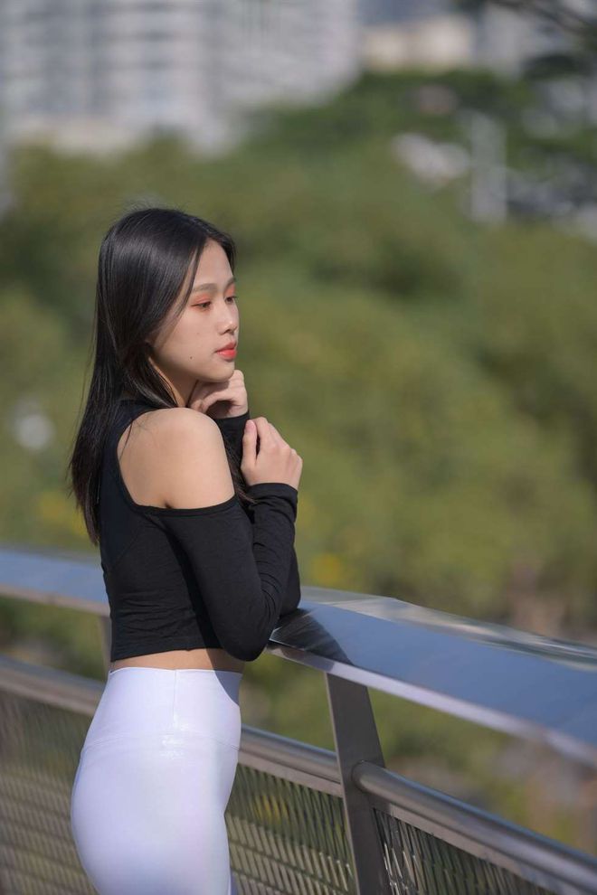 图片[4]-穿紧身白裤的端庄女孩 J1436 674P1V-22.2GB-如玉图库