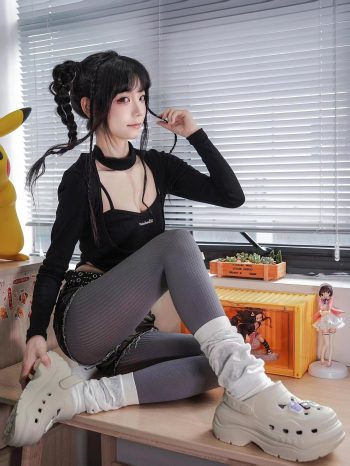 图片[9]-牛仔热裤+灰丝姑娘玩自拍-如玉图库