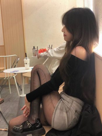 图片[6]-牛仔短裤+黑丝，太好看了吧-如玉图库