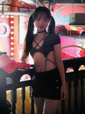 图片[2]-网格丝袜的清纯双马尾小姑娘-如玉图库