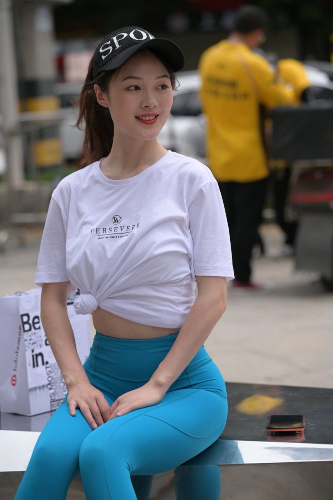 蓝色瑜伽裤阳光女孩J2095 611P1V-21.8GB-如玉图库