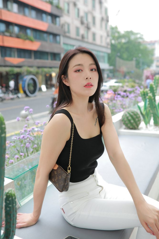 非常漂亮的白色紧身裤女孩J2055 895P2V-24.5GB-如玉图库