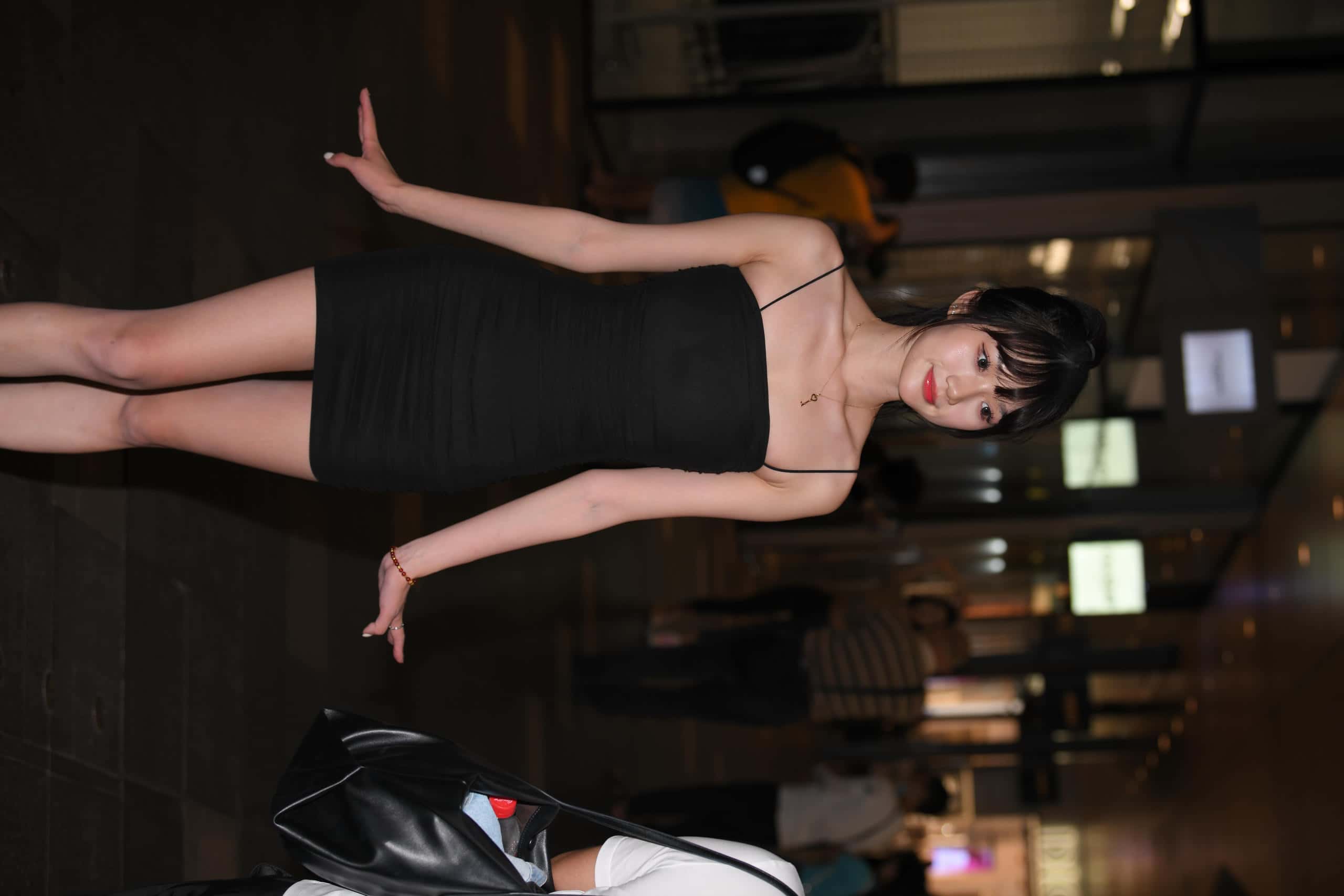 图片[2]-P4185 清纯吊带黑裙 【96P】-如玉图库