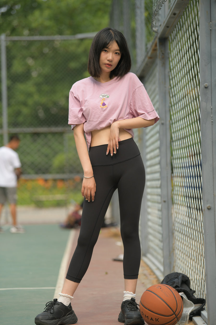 图片[2]-穿瑜伽裤打篮球的大三女孩J2198 463P1V-18.6GB-如玉图库